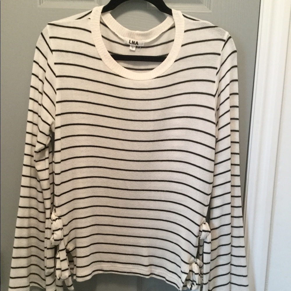 LNA sweater/pull over